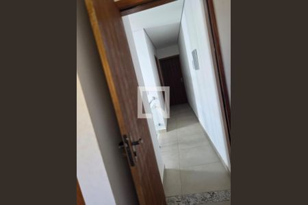 Corredor de casa para alugar com 3 quartos, 200m² em Jardim Rodeio, Mogi das Cruzes