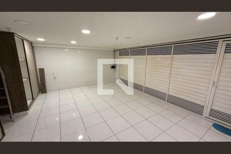 Casa à venda com 3 quartos, 555m² em Vila Guilhermina, São Paulo