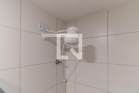 Banheiro de kitnet/studio para alugar com 1 quarto, 20m² em República, São Paulo