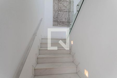 Escada de casa à venda com 4 quartos, 1000m² em Bandeirantes (pampulha), Belo Horizonte
