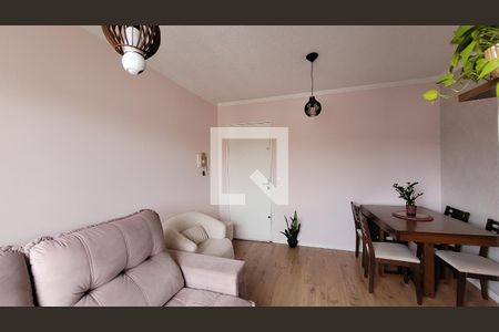 Sala de apartamento para alugar com 2 quartos, 45m² em Vila Sao Carlos, Itaquaquecetuba