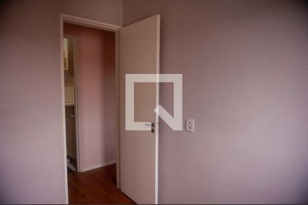 Quarto 02 de apartamento para alugar com 2 quartos, 45m² em Vila Sao Carlos, Itaquaquecetuba