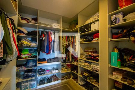 Closet do quarto 1 de casa à venda com 4 quartos, 250m² em Santa Maria, Santo André