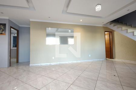 Sala de casa de condomínio para alugar com 4 quartos, 247m² em Taquara, Rio de Janeiro
