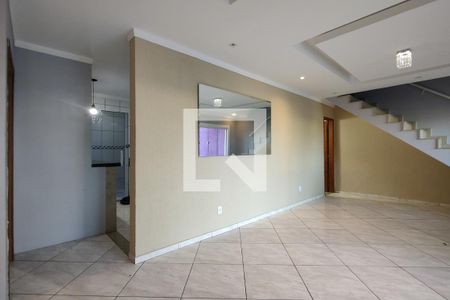 Sala de casa de condomínio para alugar com 4 quartos, 247m² em Taquara, Rio de Janeiro