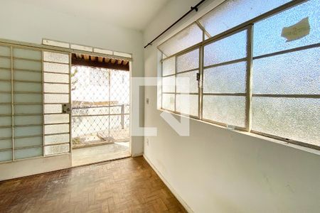Sala de casa à venda com 2 quartos, 300m² em Sagrada Família, Belo Horizonte