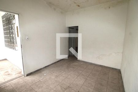 Sala de casa à venda com 3 quartos, 230m² em Inhaúma, Rio de Janeiro