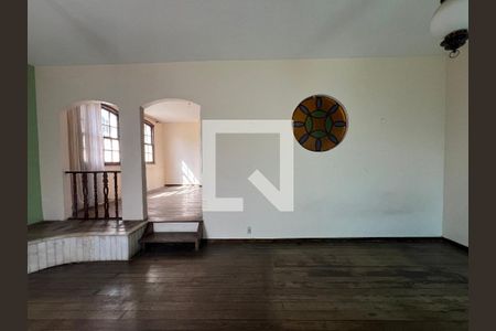 Sala de casa para alugar com 4 quartos, 214m² em São José, Belo Horizonte