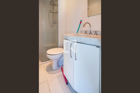 Banheiro de apartamento para alugar com 2 quartos, 56m² em Consolação, São Paulo