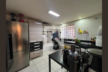 Casa à venda com 4 quartos, 150m² em Estrela Dalva, Contagem