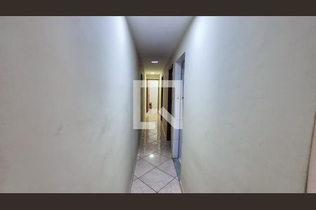 Corredor  de apartamento para alugar com 3 quartos, 75m² em Irajá, Rio de Janeiro