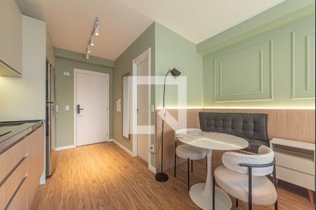 Quarto de kitnet/studio para alugar com 2 quartos, 27m² em Santo Amaro, São Paulo