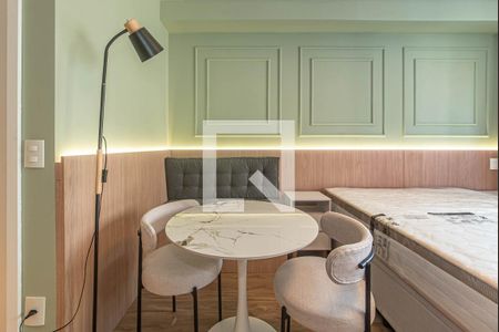 Quarto de kitnet/studio para alugar com 2 quartos, 27m² em Santo Amaro, São Paulo