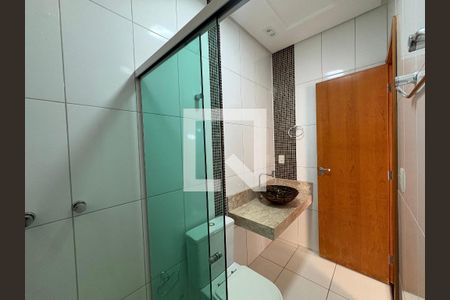 Sala de TV / Suite - Banheiro de casa à venda com 3 quartos, 234m² em Jardim América, Goiânia
