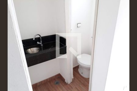 Banheiro  de casa à venda com 3 quartos, 120m² em Vila Morse, São Paulo