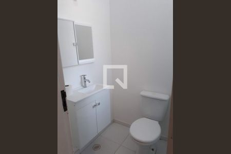 Banheiro de casa à venda com 3 quartos, 120m² em Vila Morse, São Paulo