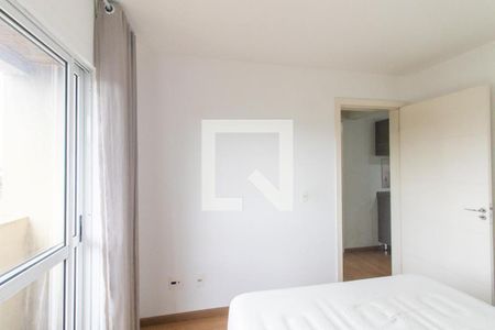 Quarto 1 de apartamento para alugar com 2 quartos, 60m² em Capão Raso, Curitiba