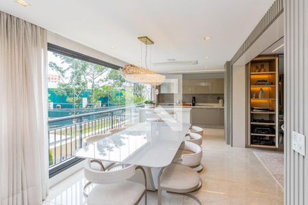 Apartamento à venda com 3 quartos, 220m² em Vila Olímpia, São Paulo