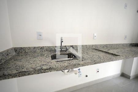 Sala, Cozinha e Área de Serviço de apartamento para alugar com 1 quarto, 50m² em Parque das Nações, Santo André