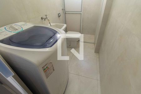 Banheiro e área de serviço de apartamento para alugar com 0 quarto, 40m² em Liberdade, São Paulo