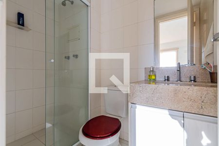 Banheiro social de apartamento para alugar com 1 quarto, 64m² em Vila Anglo Brasileira, São Paulo