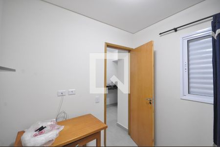 Quarto 2 de apartamento para alugar com 2 quartos, 46m² em Parque Vitoria, São Paulo