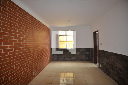 Casa para alugar com 2 quartos, 100m² em Osvaldo Cruz, Rio de Janeiro