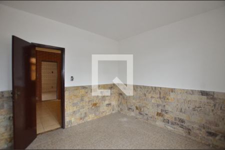 Quarto 2 de casa para alugar com 2 quartos, 100m² em Osvaldo Cruz, Rio de Janeiro