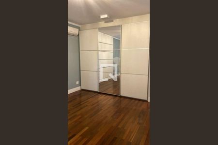Casa à venda com 3 quartos, 338m² em Chácara Monte Alegre, São Paulo