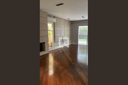 Casa à venda com 3 quartos, 338m² em Chácara Monte Alegre, São Paulo