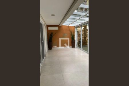 Casa à venda com 3 quartos, 338m² em Chácara Monte Alegre, São Paulo