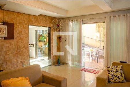 Sala de casa à venda com 8 quartos, 300m² em Setor Sul, Goiânia