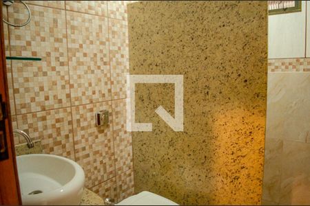 Banheiro de casa à venda com 5 quartos, 200m² em Residencial Jardim Belvedere, Goiânia