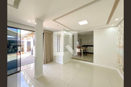 Sala de casa para alugar com 2 quartos, 96m² em Potecas, São José