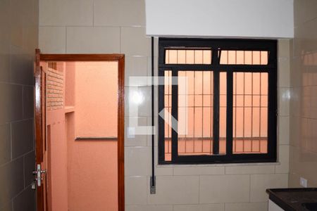 Cozinha de apartamento para alugar com 1 quarto, 30m² em Penha de França, São Paulo