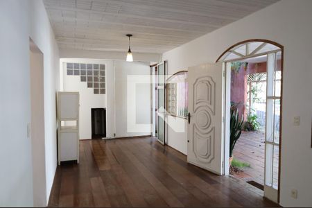 Casa para alugar com 3 quartos, 300m² em Jardim Marajoara, São Paulo