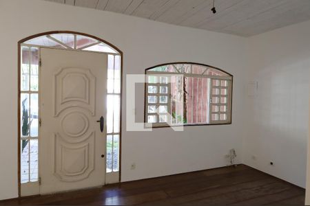 Casa para alugar com 3 quartos, 300m² em Jardim Marajoara, São Paulo