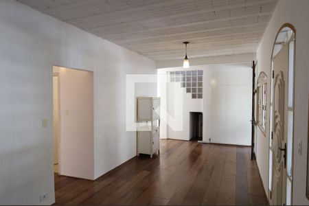 Casa para alugar com 3 quartos, 300m² em Jardim Marajoara, São Paulo
