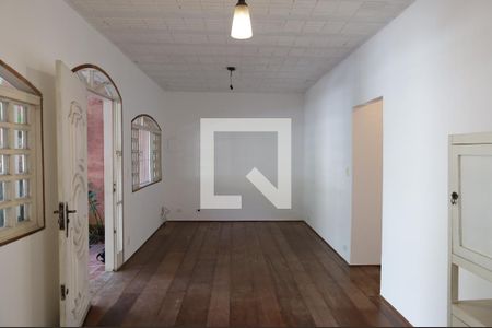 Casa para alugar com 3 quartos, 300m² em Jardim Marajoara, São Paulo
