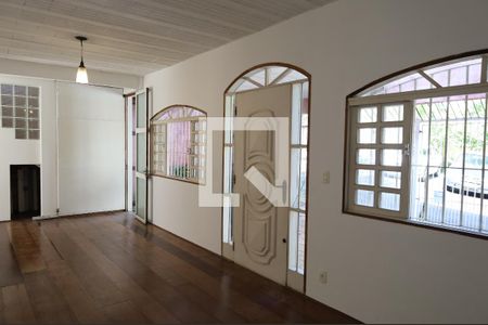 Casa para alugar com 3 quartos, 300m² em Jardim Marajoara, São Paulo