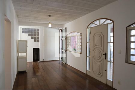 Casa para alugar com 3 quartos, 300m² em Jardim Marajoara, São Paulo