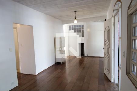 Casa para alugar com 3 quartos, 300m² em Jardim Marajoara, São Paulo