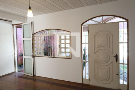 Casa para alugar com 3 quartos, 300m² em Jardim Marajoara, São Paulo