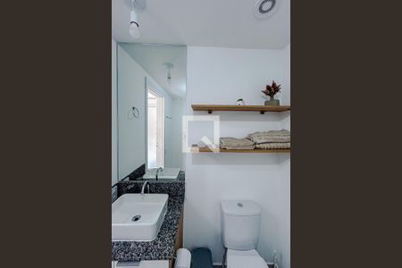 Banheiro de kitnet/studio para alugar com 1 quarto, 25m² em Penha de França, São Paulo