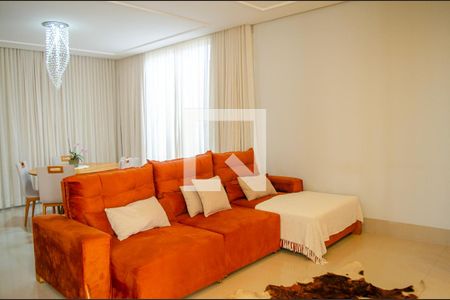 Sala de TV de casa à venda com 4 quartos, 208m² em Residencial Morumbi, Goiânia