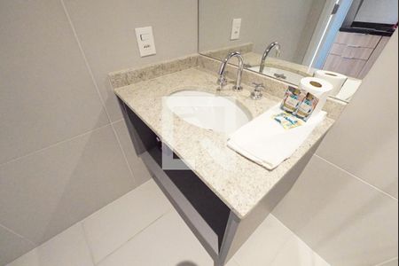 Banheiro de kitnet/studio para alugar com 1 quarto, 27m² em Paraíso, São Paulo