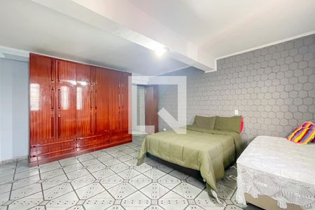 Suíte de casa à venda com 3 quartos, 200m² em Santo Antônio, Osasco