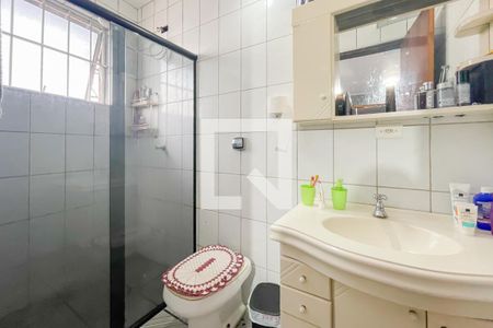 Banheiro da Suíte de casa à venda com 3 quartos, 200m² em Santo Antônio, Osasco