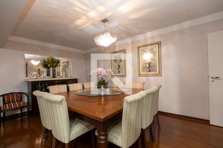 SALA TRÊS AMBIENTES de apartamento à venda com 4 quartos, 252m² em Cambuí, Campinas