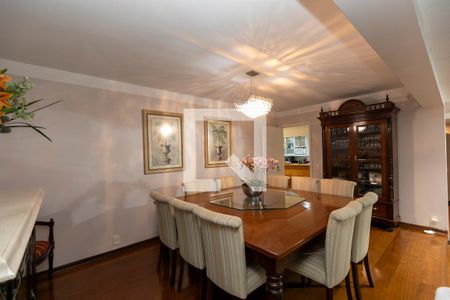 SALA TRÊS AMBIENTES de apartamento à venda com 4 quartos, 252m² em Cambuí, Campinas